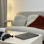 Apartment Near Nanjing Road/ Jing\'An Temple/ Renmin Plaza