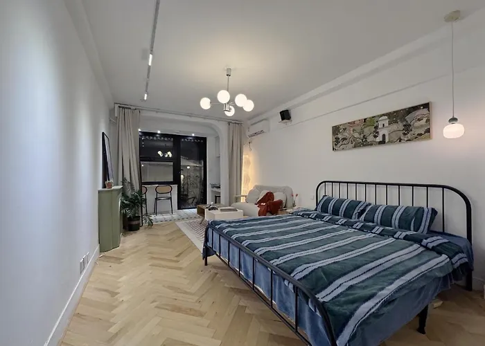 Apartment Near Nanjing Road/ Jing\'An Temple/ Renmin Plaza